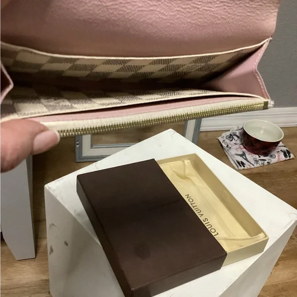 Louis Vuitton Damier Azur Emilie Wallet - Picture 5 of 7